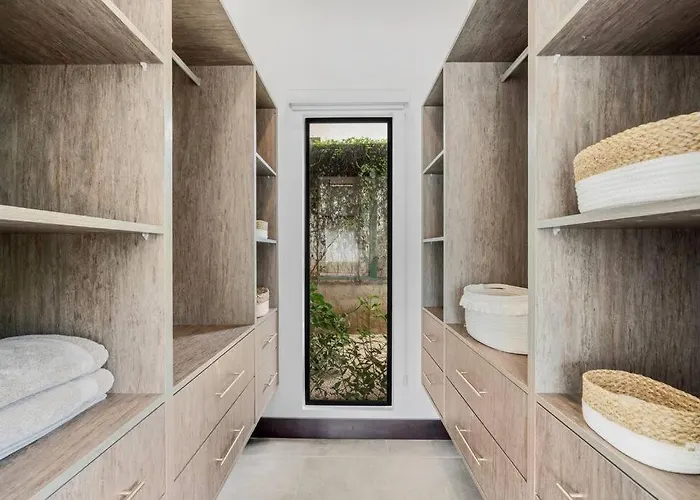 Cu20 Modern W & Pvt Pool Villa