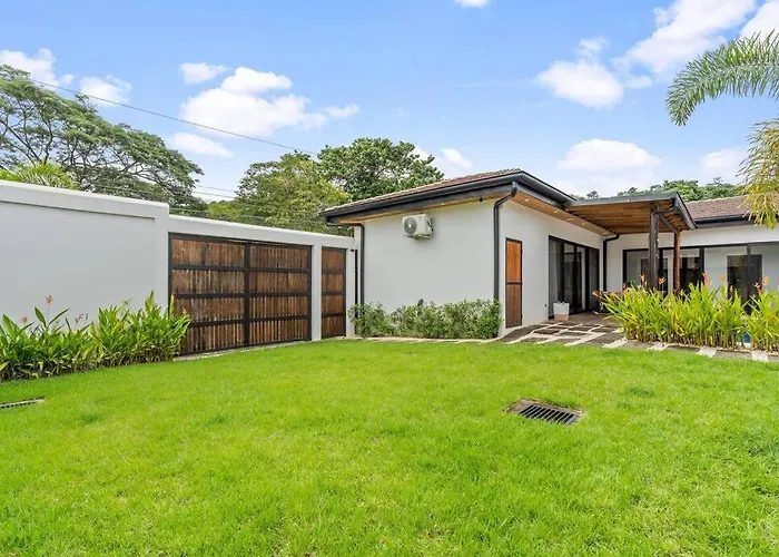 Cu20 Modern W & Pvt Pool *